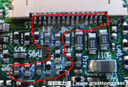 電路板疑似腐蝕氧化，懷疑電流異常過熱造成
