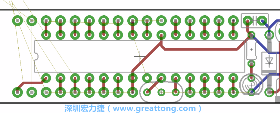 諧振器應擺放在ATmega微控制器的針腳8、9和10旁邊，在共鳴器和微控制器中間的高頻信號線應該要愈短愈好，此外，其它的信號線應該要遠離這個區(qū)域且配置在諧振器的下方，這樣做是為了防止不必要的無線電波干擾。