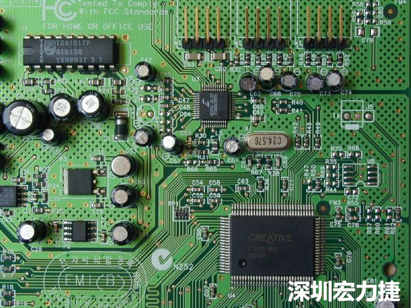 針對(duì)PCB區(qū)塊產(chǎn)生的EMI干擾問(wèn)題，可使用EMI改善對(duì)策元件重點(diǎn)改善。