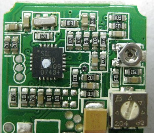 PCBA加工IC元件主要分為DIP及SMD兩大類，DIP 插件的IC，SMD (Surface Mount Device) 表面貼裝元件。